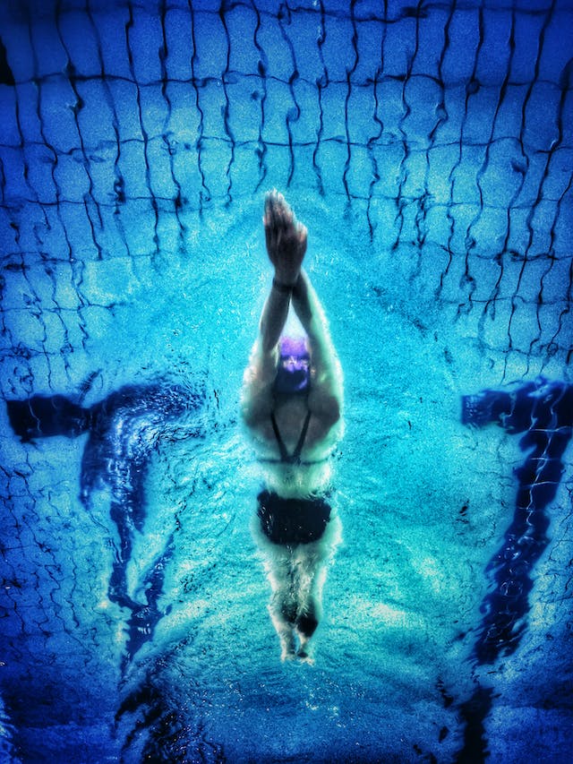 Plogeons dans l'univers de la pensée positive dans le sport. image@pexels