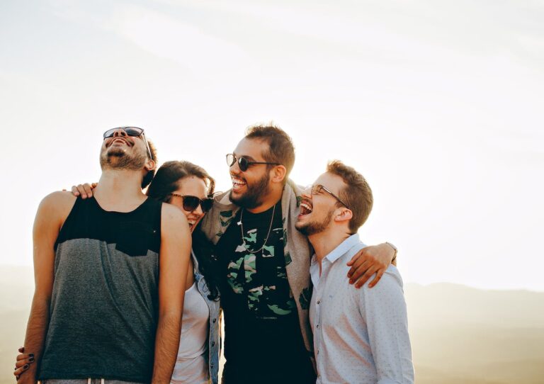 Rire, c'est aussi une affaire d'amitié - Images@pexels
